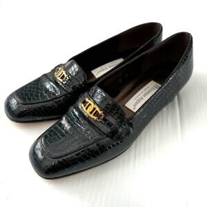 Etienne Aigner Valentine leather embossed loafer with gold colored hardware sz 8